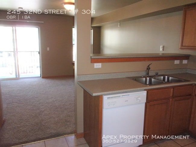 Building Photo - Stoneway Apartments