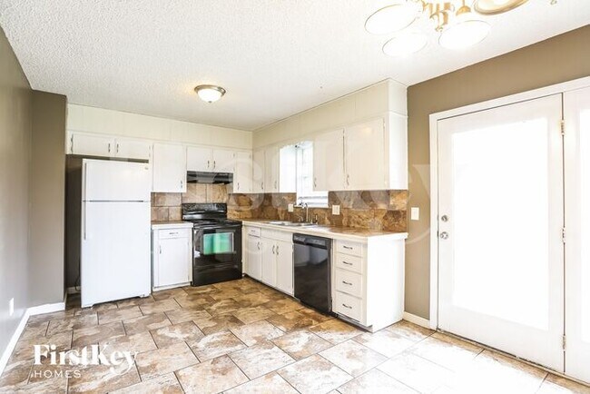 Foto del edificio - 2217 SW Keystone Dr