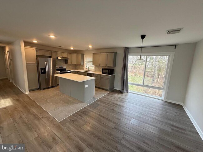 Foto del edificio - 874 Oakdale Dr