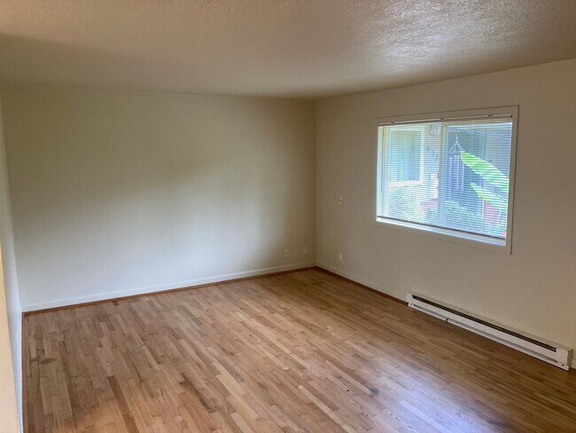 Foto del edificio - 4955 SW Lombard Ave