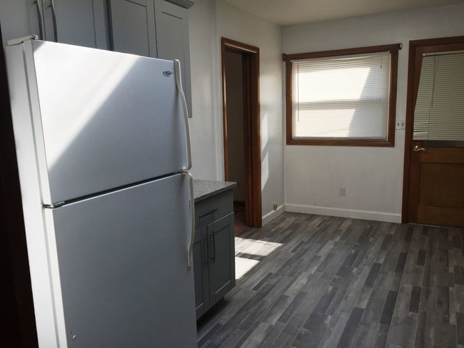 Building Photo - 1 br, 2 bath House - 7224 NE Tillamook St