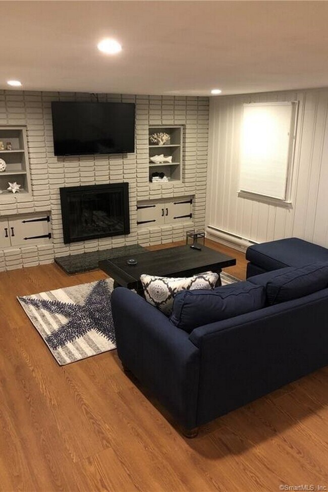 Foto del edificio - 5 Meriden Rd