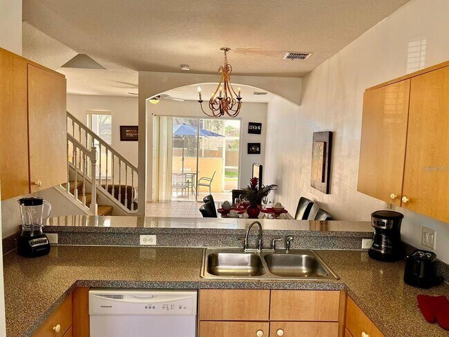 Building Photo - 1218 S Beach Cir
