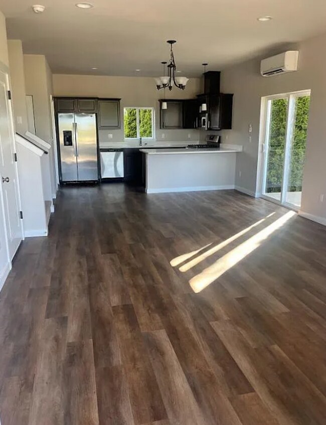 Foto del edificio - 2 Story Duplex | Sedro Woolley