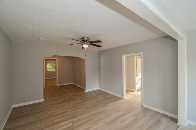 Foto del edificio - 4740 Cardinal Blvd