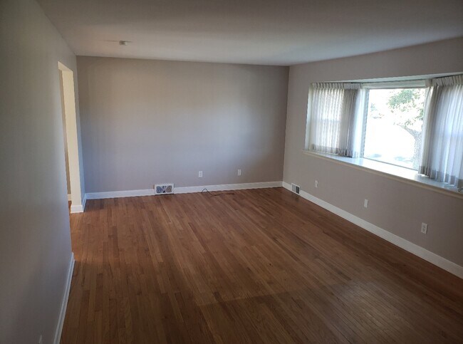 Foto del edificio - 2406 Lasalle Dr