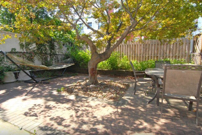 Foto del edificio - 16 Micieli Pl