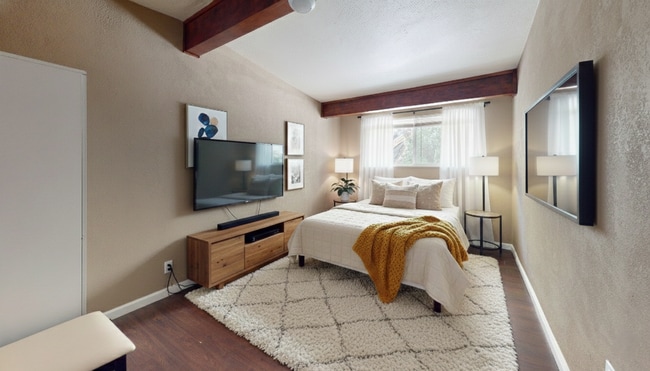 Building Photo - 15395 Lake Arthur Rd