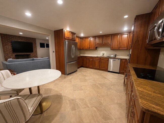 Foto del edificio - 2760 Caraway Dr