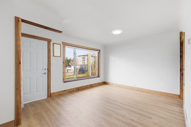 Photo du bâtiment - 10420-10139 139 St