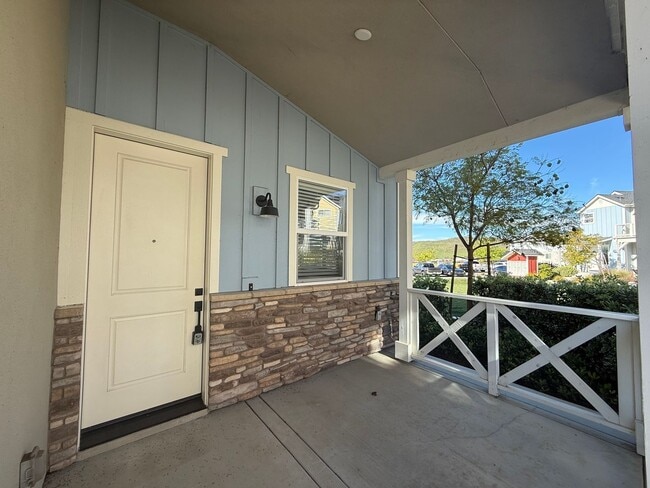 Building Photo - Gorgeous 3 Bed/3 Bath in Righetti Ranch Community SLO - Available NOW!!