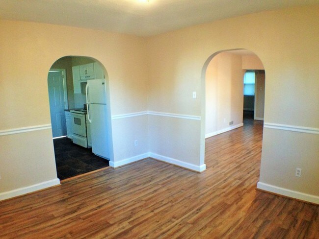 Building Photo - BEAUTFUL 3 BED 1 BATH HOME ON CURLEW DRIVE!