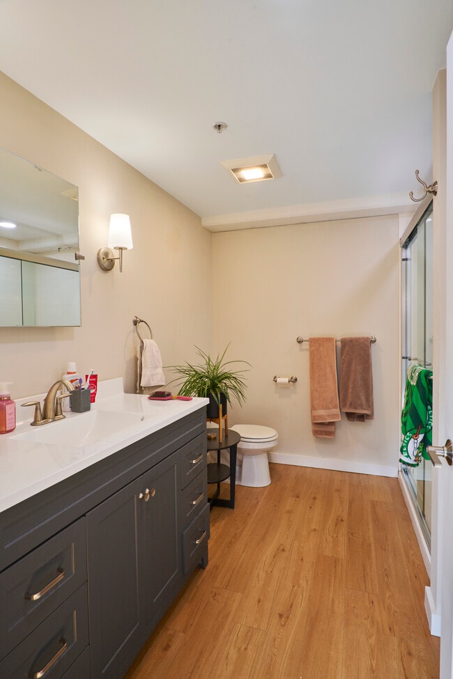 Building Photo - James Corner