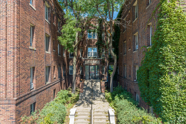 Entrada frontal - Twin Court Apartments