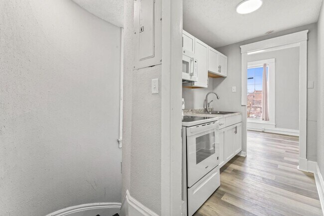 Foto del edificio - 621 E Main St