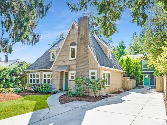 Foto del edificio - 2638 SW Custer St