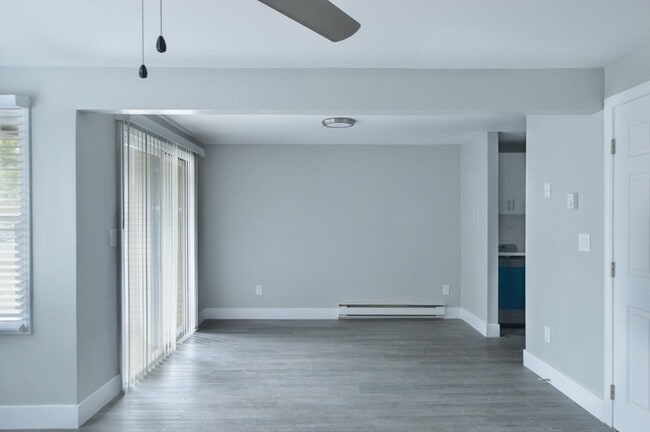 Foto del edificio - 1049 Pleasant St