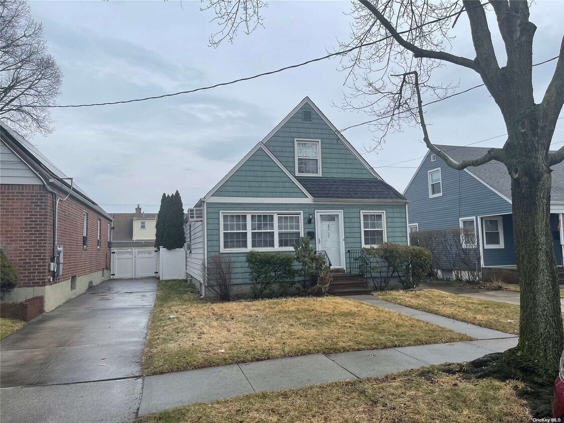 Foto del edificio - 83-19-83261 261st St