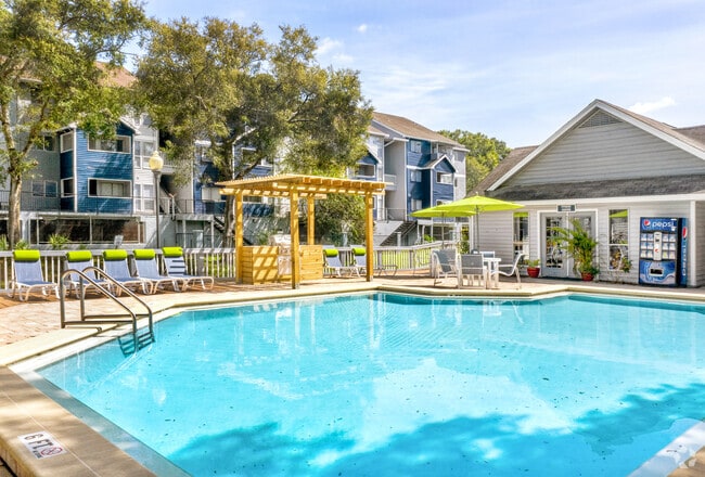 Building Photo - Buena Vista Apartments – Studio, 1 & 2 Bed...