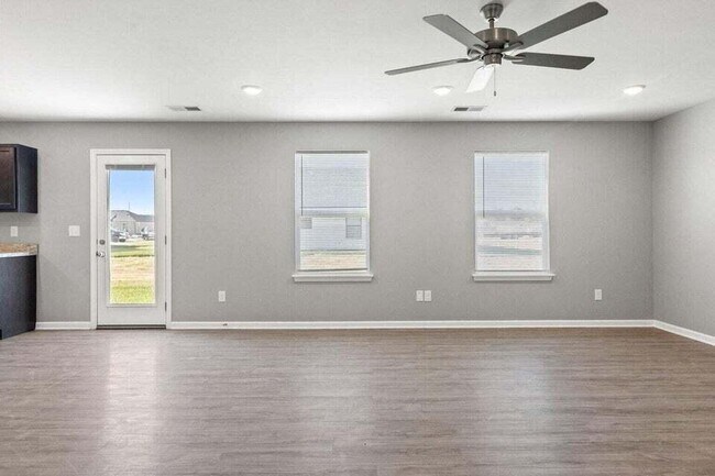 Foto del edificio - 8141 Driftwood Lp