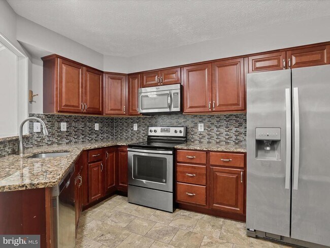 Foto del edificio - 4244 Maple Path Cir