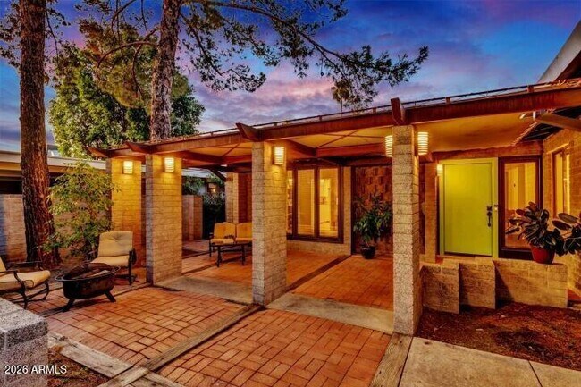 Foto del edificio - 1118 E Laguna Dr