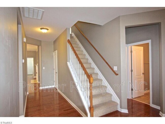 Foto del edificio - 185 Parkview Ln