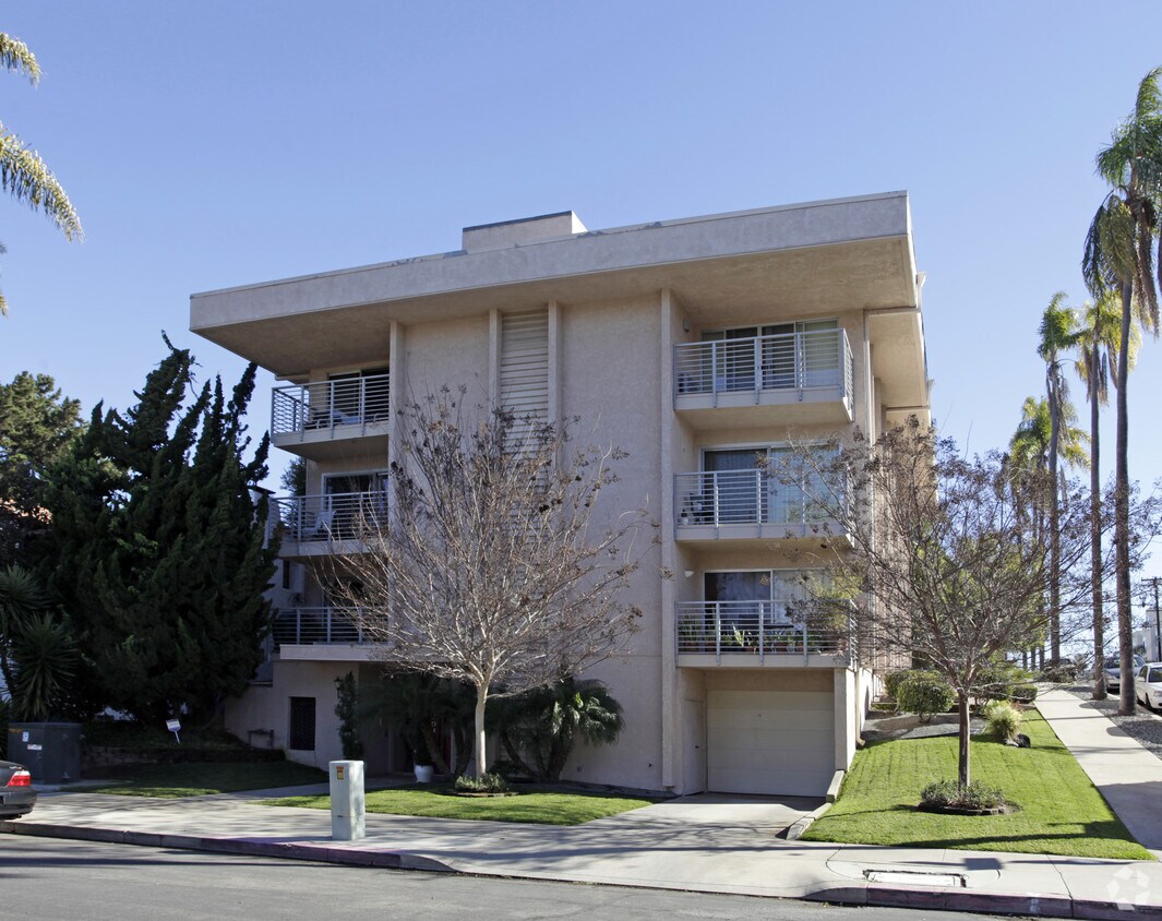 Building Photo - 3003 1st Ave