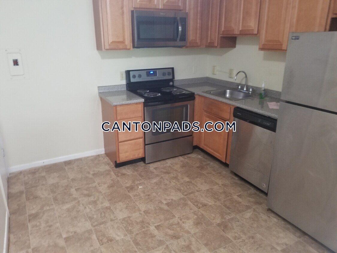 317 Revere St Unit 8, Canton, MA 02021 Room for Rent in Canton, MA