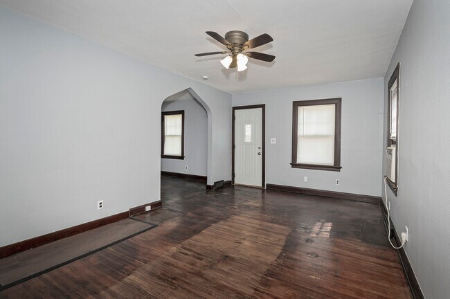 Foto del edificio - 318 W Crawford Ave