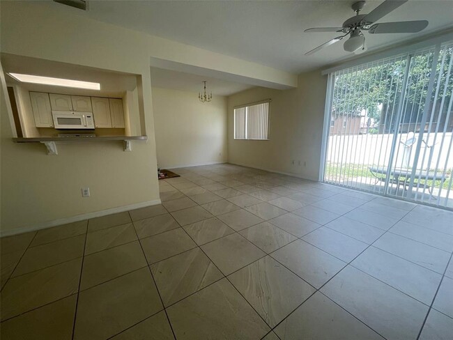 Building Photo - 659 Caribbean Dr