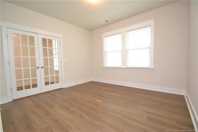 Building Photo - 544 Basin Hl Dr