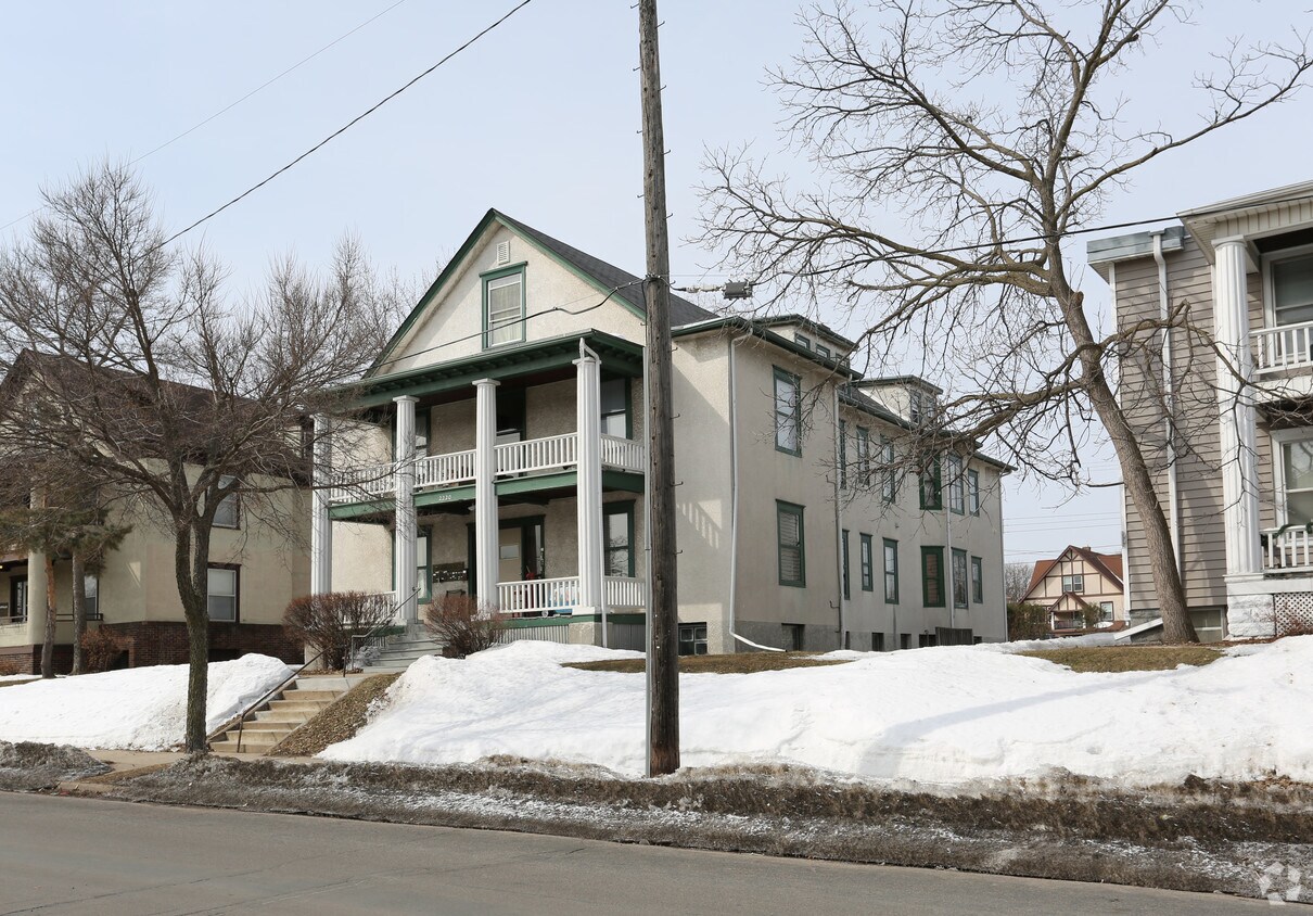 Building Photo - 2220 Emerson Ave S