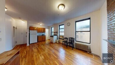 Building Photo - 196 W 108th St