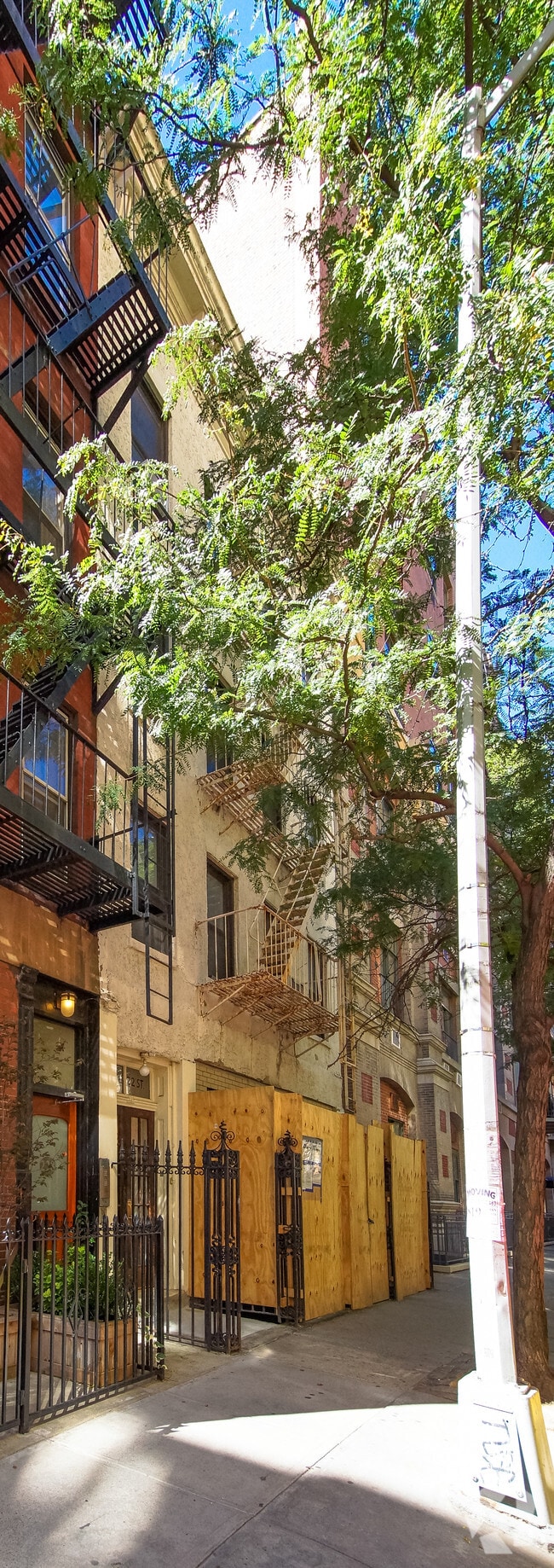 Building Photo - 226 E 22nd St