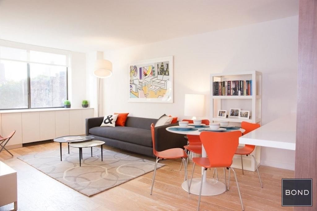 Foto principal - 249 E 29th St