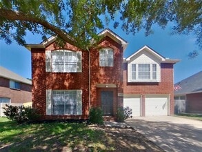 Building Photo - 3607 Lakeaires Ln