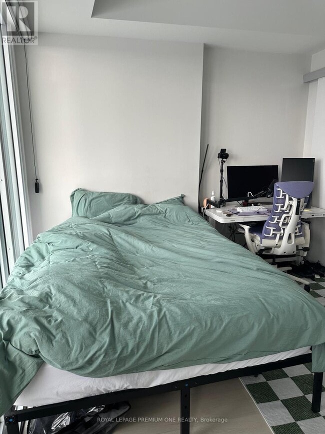 Photo du bâtiment - 3900 Confederation Pkwy