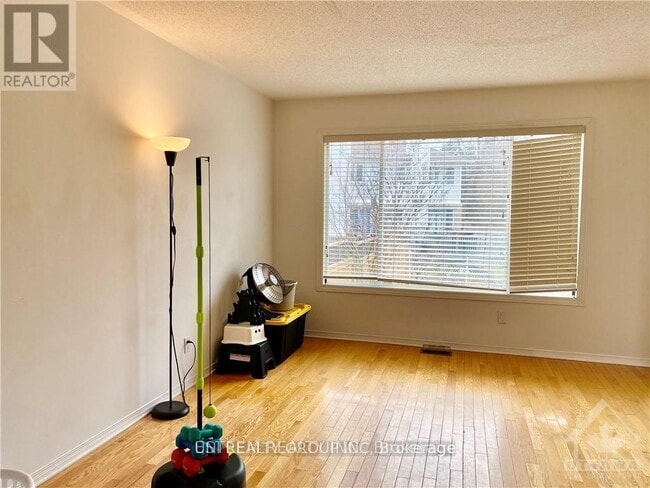 Building Photo - 18 Covington Pl