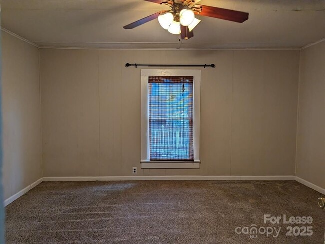 Foto del edificio - 1704 Harrill St