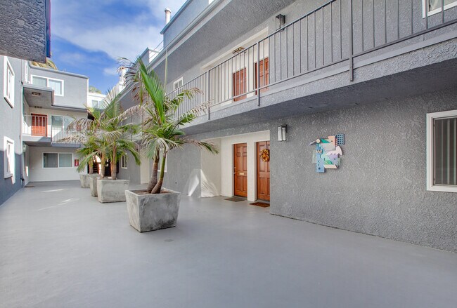 Foto del edificio - 3501 Jasmine Ave