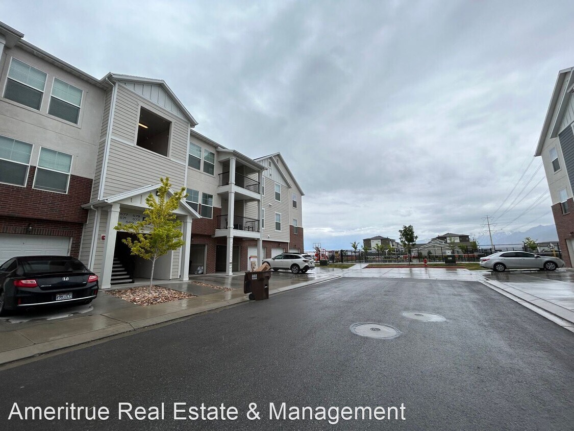 Foto principal - 3 br, 2 bath House - 573 N 360 W