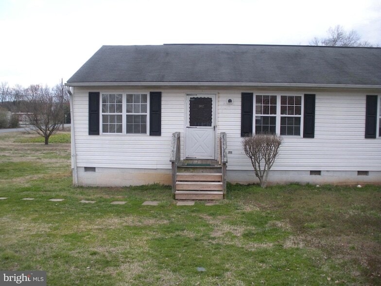 Primary Photo - 302 1st St