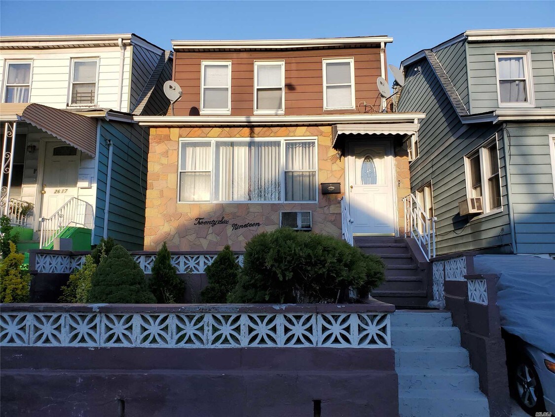 Primary Photo - 26-19 93rd St
