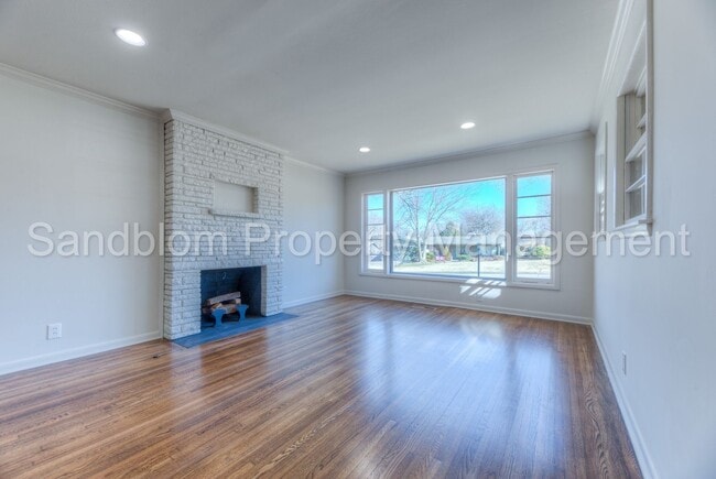 Building Photo - 4012 S Toledo Ave