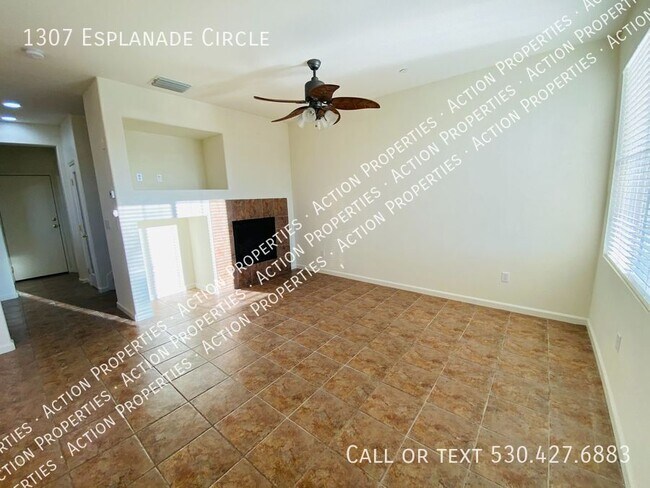 Foto del edificio - 1307 Esplanade Cir