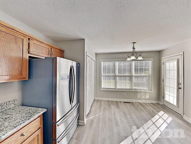 Foto del edificio - 804 Cindy Jo Ct