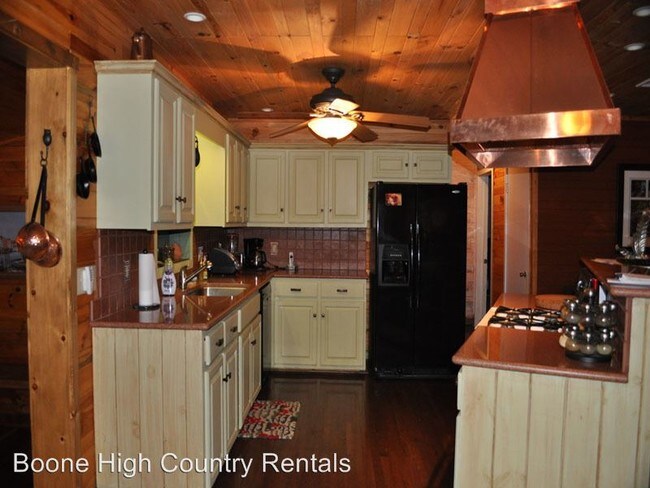 Building Photo - 3 br, 2 bath House - 6218 Junaluska Rd