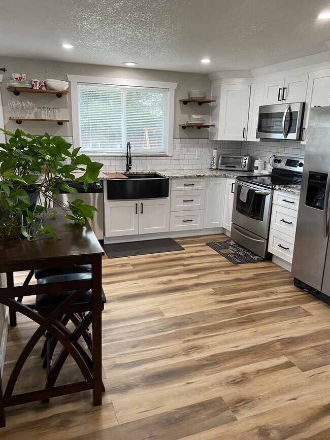 Foto del edificio - Spacious Ranch in Top School District – Mo...