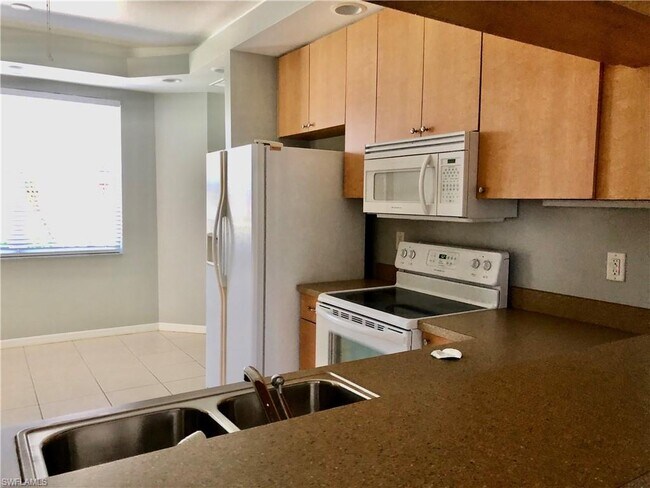 Foto del edificio - 1117 NE Van Loon Ln